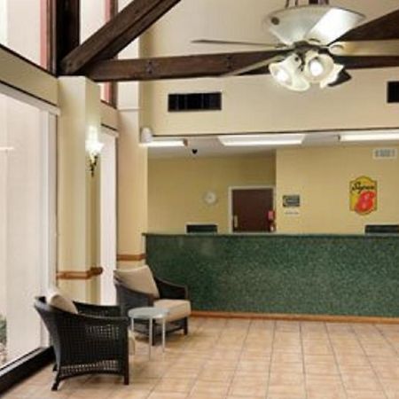 Super 8 By Wyndham Kerrville Tx Interior photo